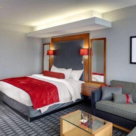 סידר רפידס The Hotel At Kirkwood Center מראה חיצוני תמונה