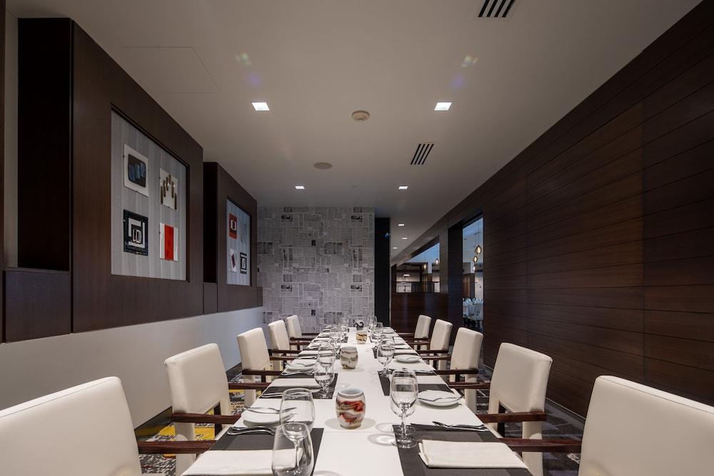 סידר רפידס The Hotel At Kirkwood Center מראה חיצוני תמונה