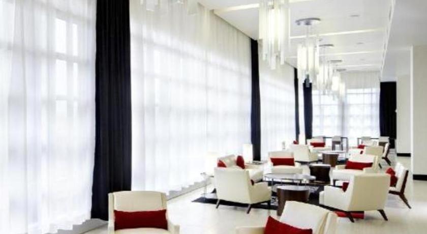 סידר רפידס The Hotel At Kirkwood Center מראה חיצוני תמונה