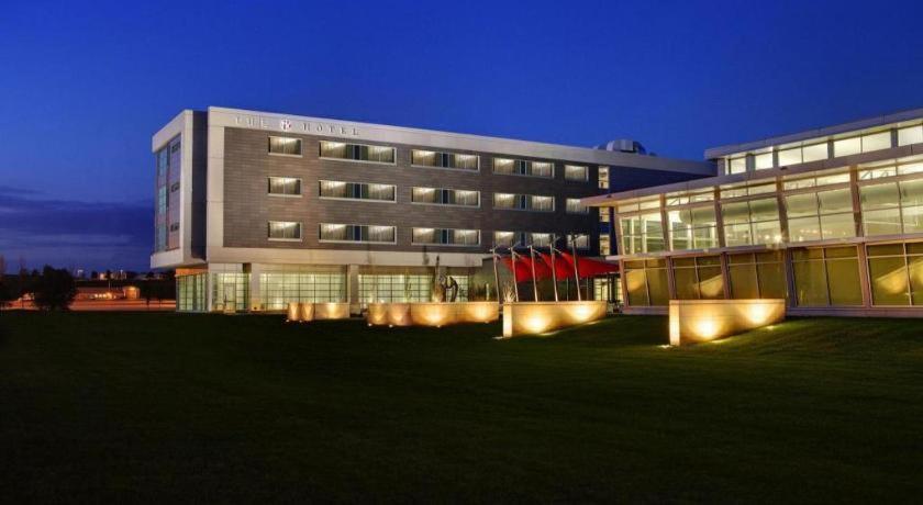 סידר רפידס The Hotel At Kirkwood Center מראה חיצוני תמונה
