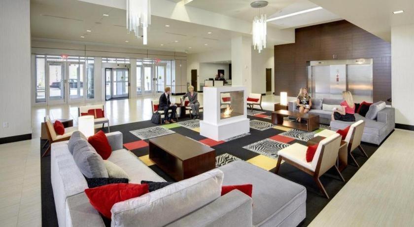 סידר רפידס The Hotel At Kirkwood Center מראה חיצוני תמונה
