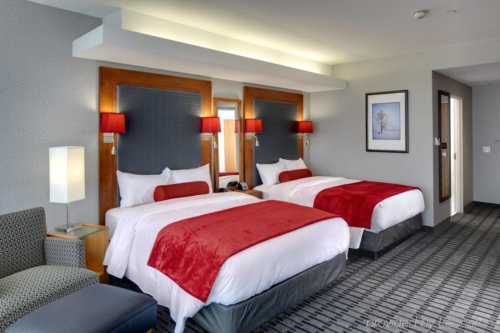 סידר רפידס The Hotel At Kirkwood Center חדר תמונה